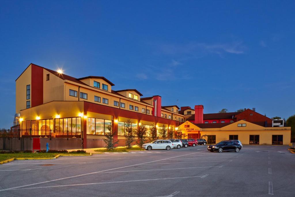Hotel Picok Ðurđevac Esterno foto